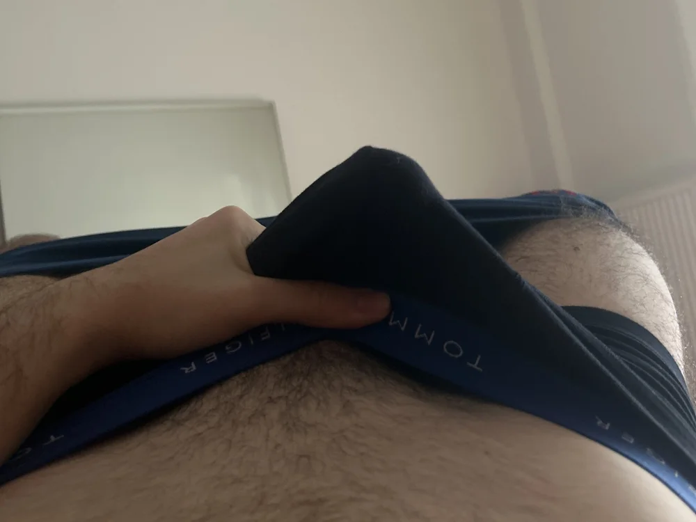 youngDick200's Offline Chat Room
