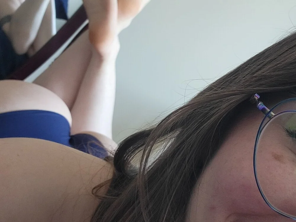 shelbistheshloth's Offline XXX Chat