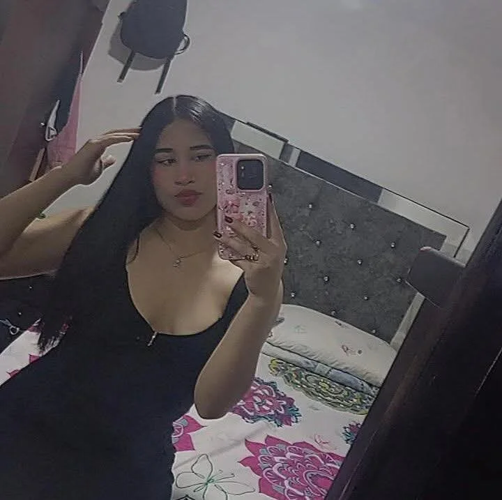 Ashly_Vera7's Offline XXX Chat