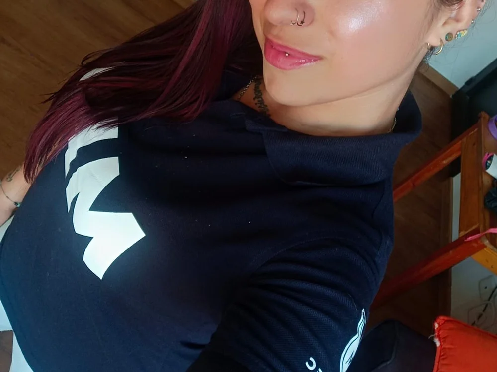 VelvettRosse offline chatrum