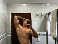 Model Dominic_Joness