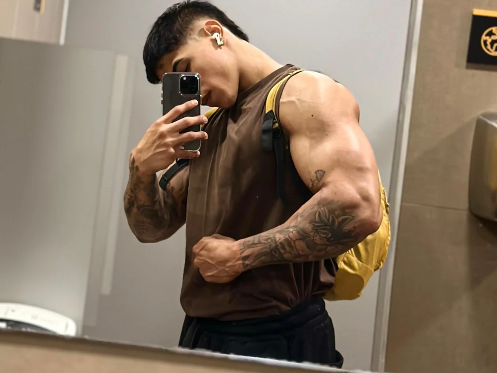 William_stronggn Offline XXX chat