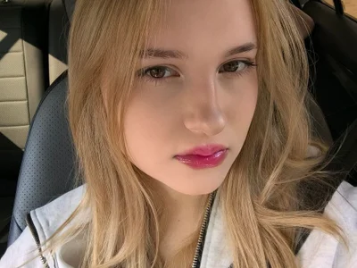 Fimira Female Moderatelypricedcam2cam Online Webcam Sex