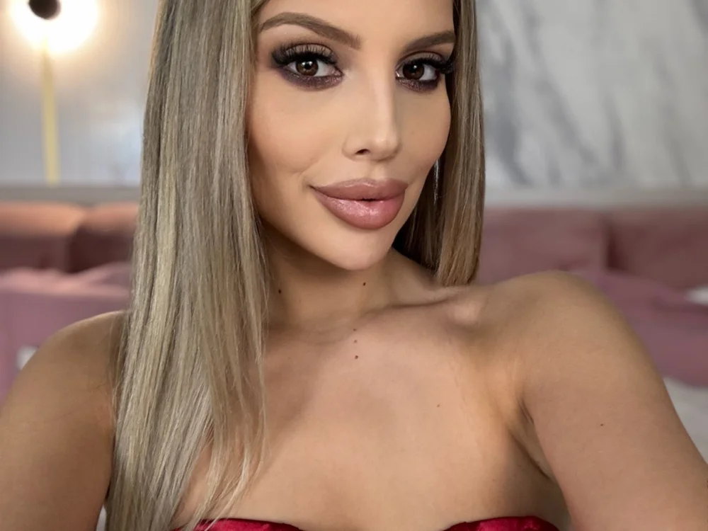 ClaireLust Adlı Modelin Çevrimdışı XXX Sohbeti