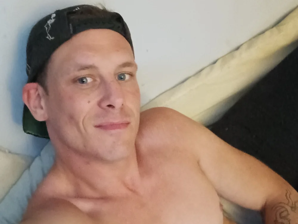 Smilesbeengone4altm's Offline XXX Chat