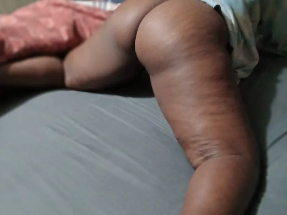 Reenae2ees' Offline Chat Room
