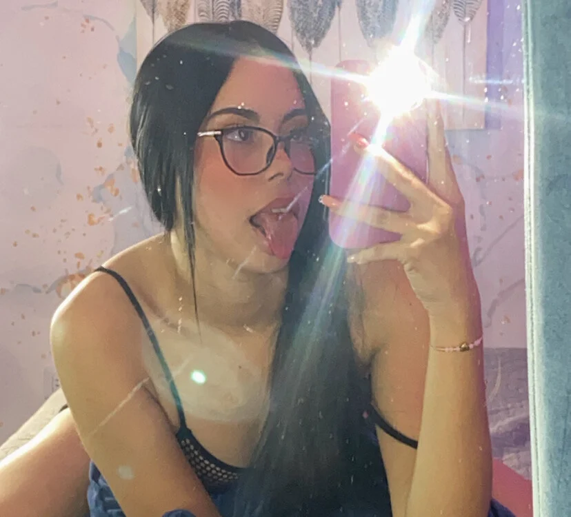 Lesly_Cute_ 오프라인 XXX 채팅