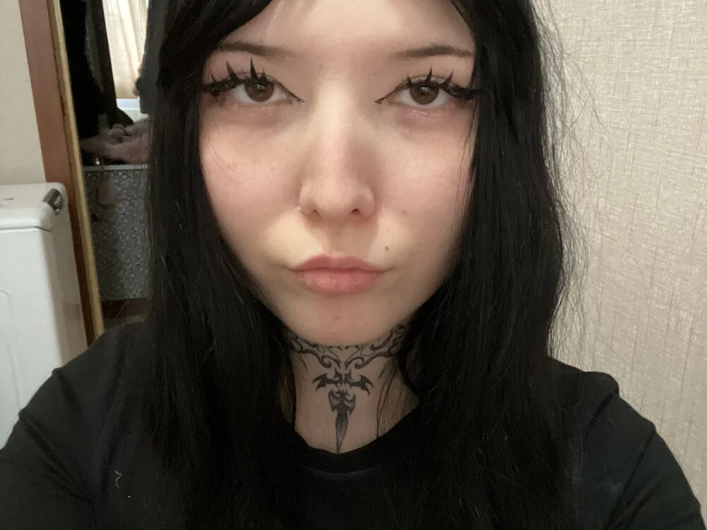 Offline XXX chat modela AlexaTripi