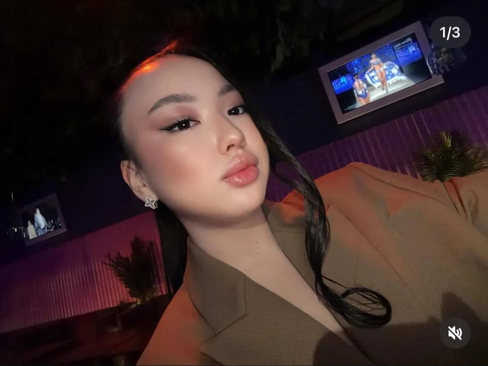 Less_i's Offline Chat Room