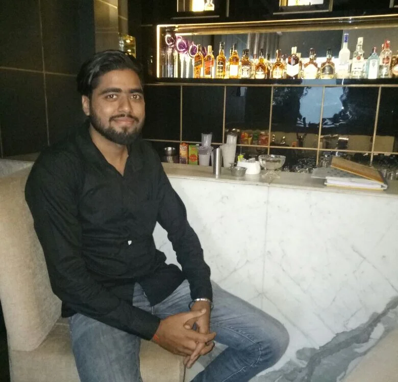 parasxarora: συνομιλία ΧΧΧ εκτός σύνδεσης