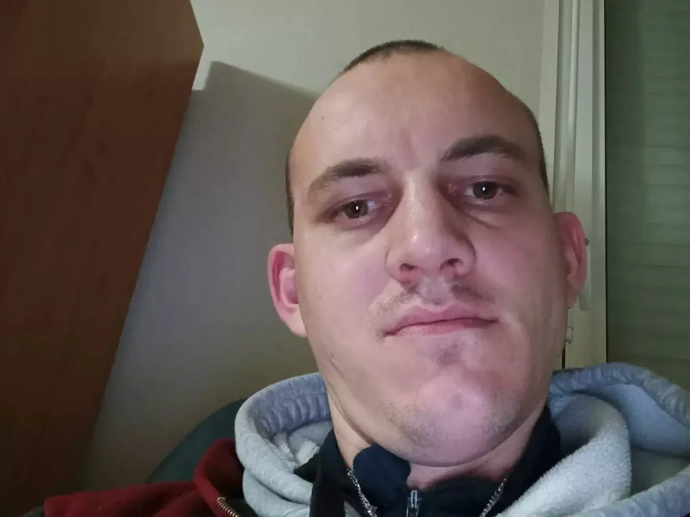Offline chatovací místnost Emilien1