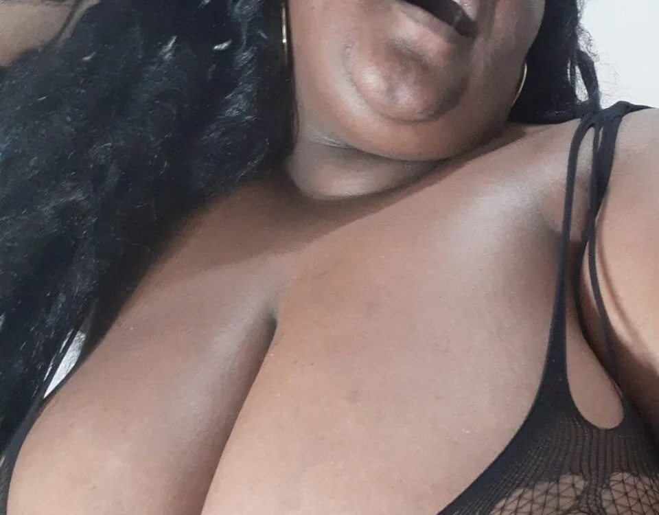 bustyboobsperver Obrolan XXX Offline