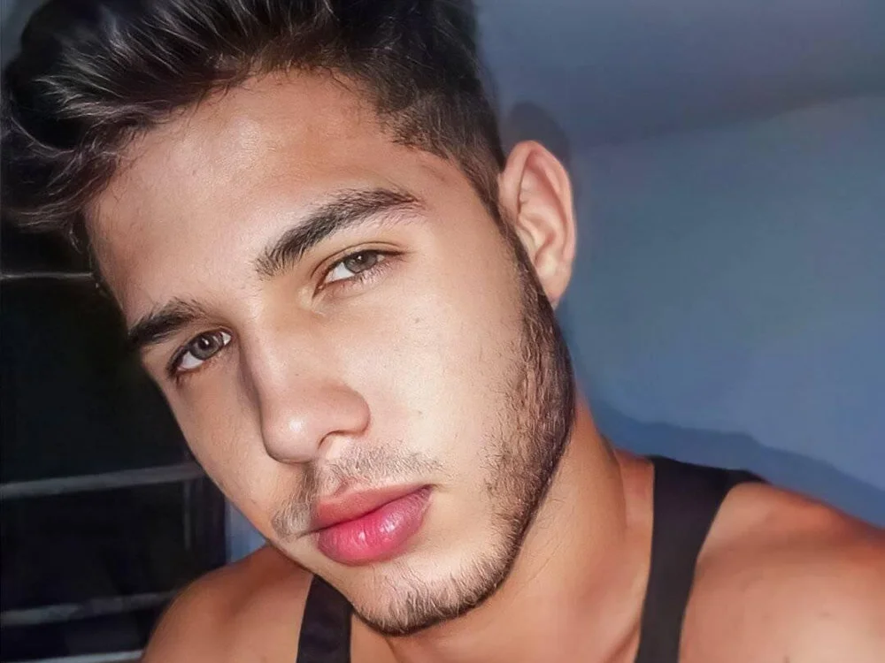 matthew_gill Offline XXX Chat