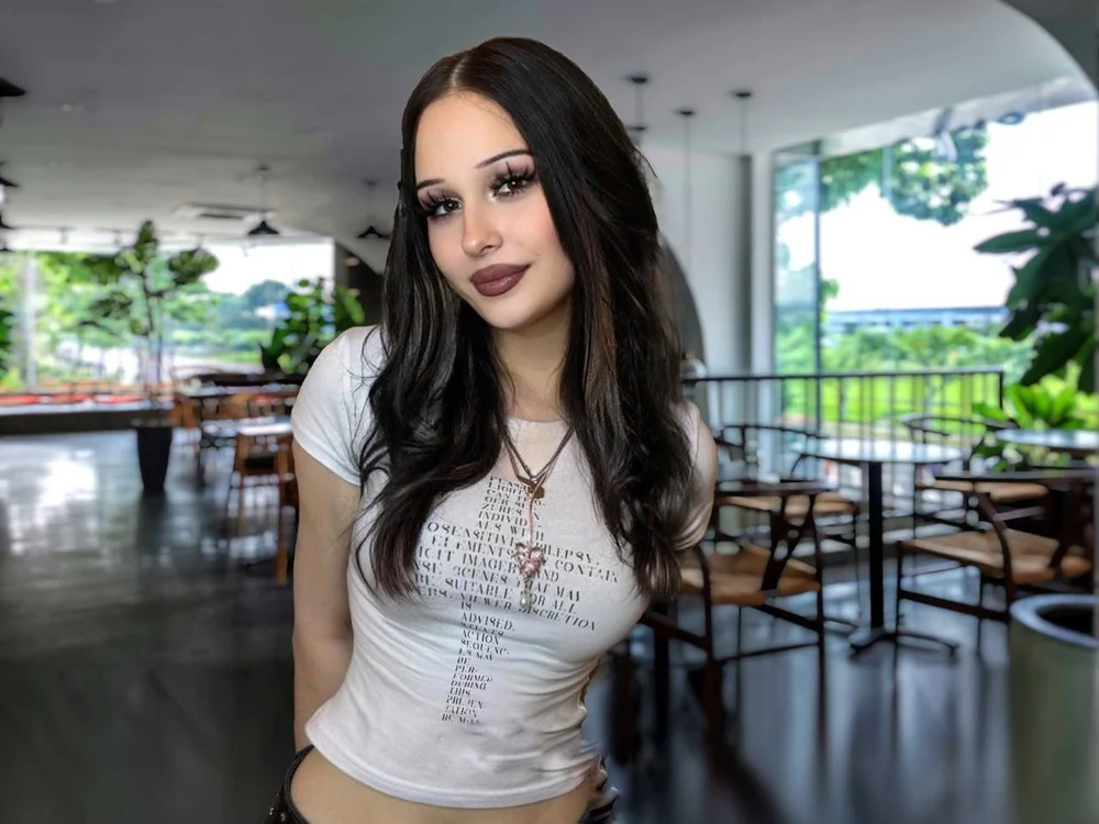 Bilik Sembang Luar Talian ArletteFrost