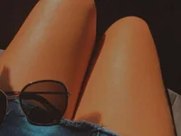 XXX chat uživo modela Thickthighs11