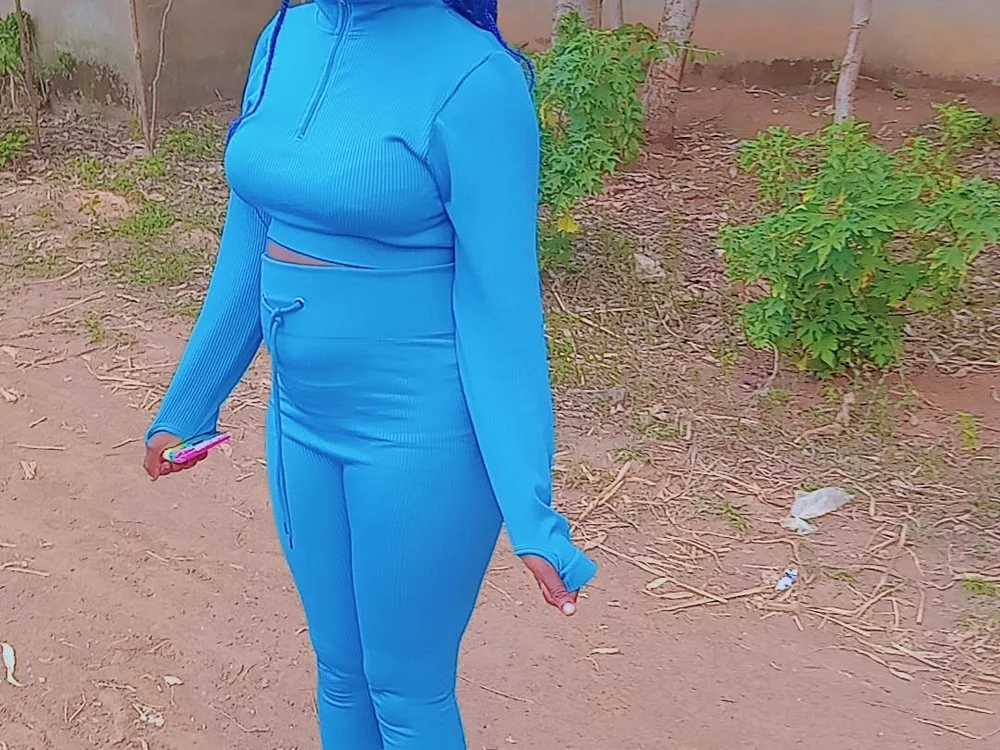 Prettyalma254's Offline XXX Chat