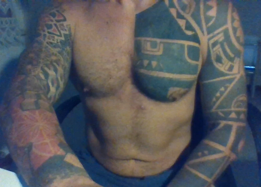 lucalux_84 離線 XXX 聊天