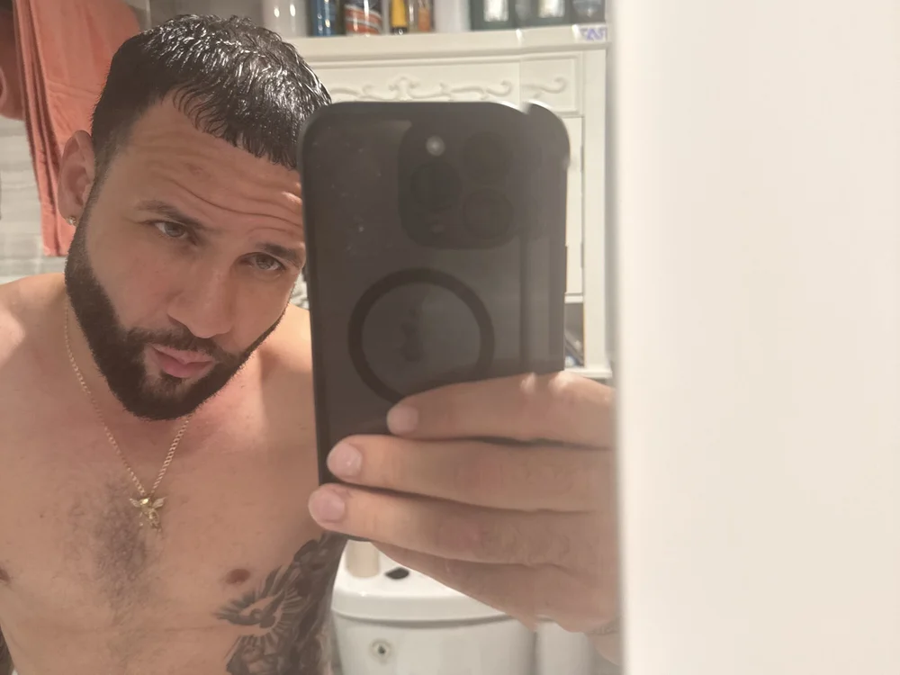 Offline chatovací místnost strokinglongdick4u