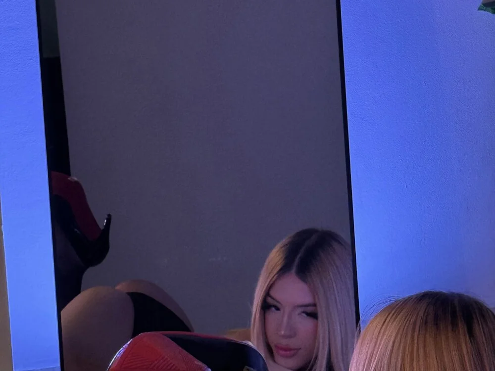 Courtney_gonet's Offline XXX Chat