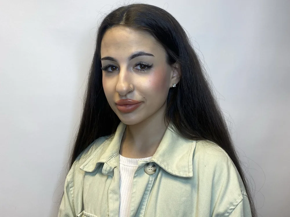 LisaButIer's Offline Chat Room