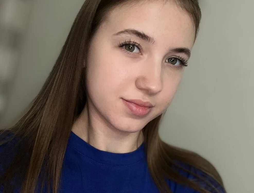 NicoleCollar's Offline Chat Room