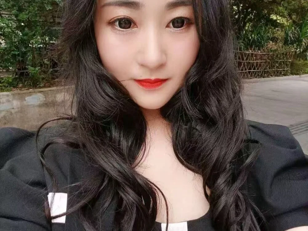 xiuchun100 Adlı Modelin Çevrimdışı XXX Sohbeti