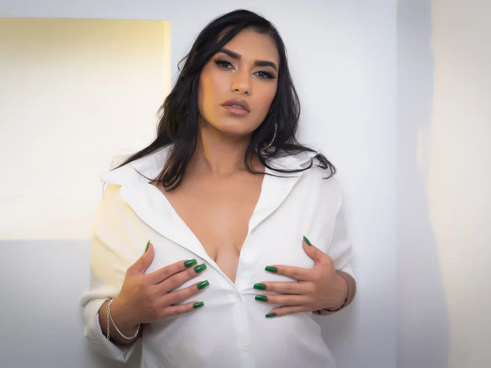 Lia_Blake_ Offline XXX-Chat