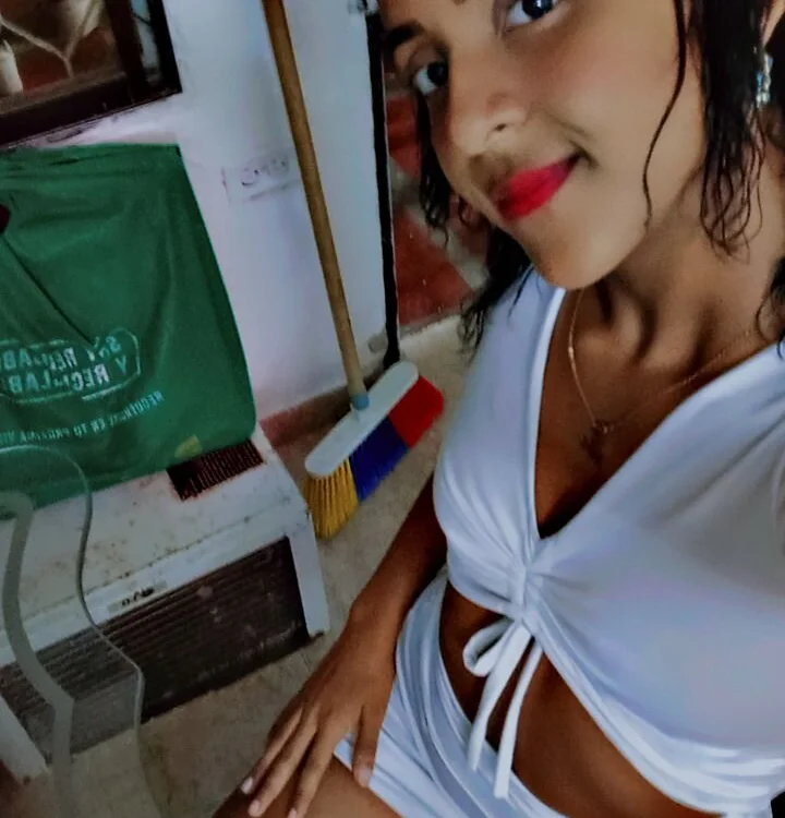 rosasexi_09 offline chatrum
