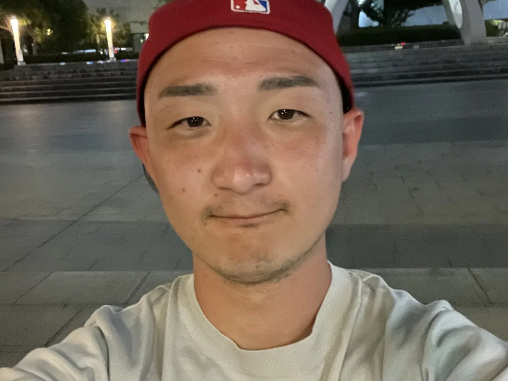 Y-uri4545's Offline XXX Chat