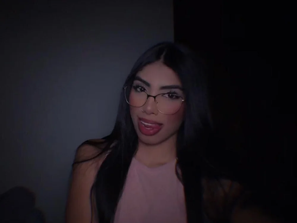 Cloee_williams' Offline XXX Chat