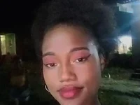 Evaa_18's Offline Chat Room