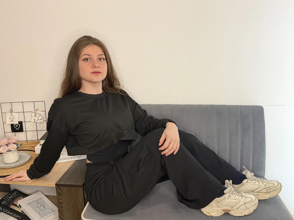 BeckyClaunch's Offline Chat Room
