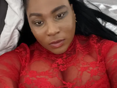 CurvySashia on StripChat