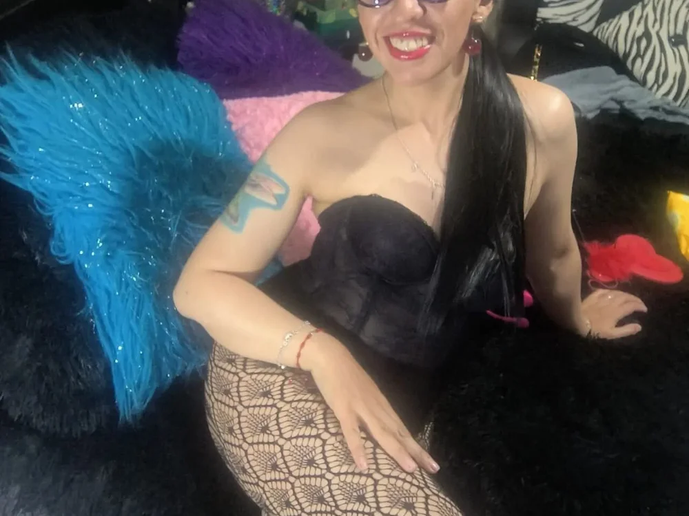 Colombian_love's Offline Chat Room