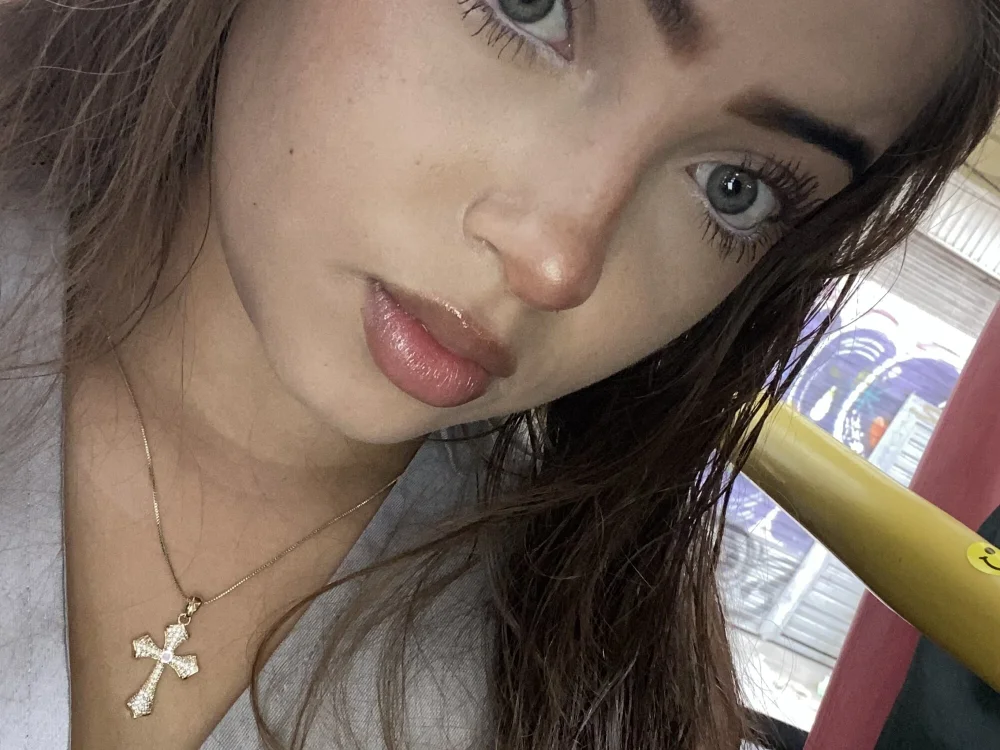 KyliePlenty's Offline Chat Room