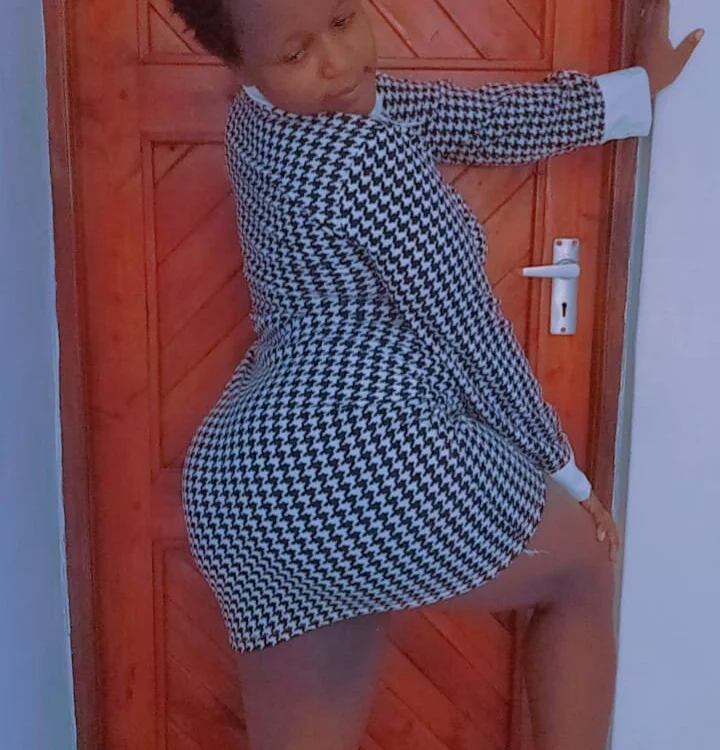 Pretty_ass11's Offline XXX Chat