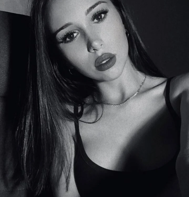 Mila_H0t's Offline XXX Chat