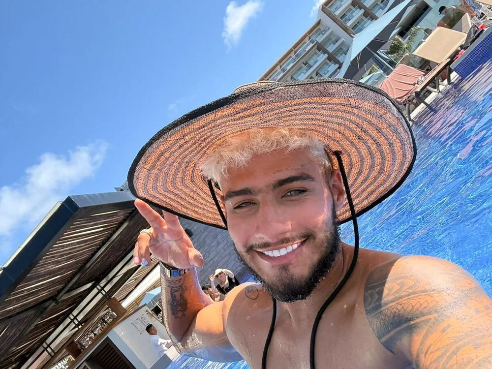 YoiPerezDj অফলাইন XXX চ্যাট