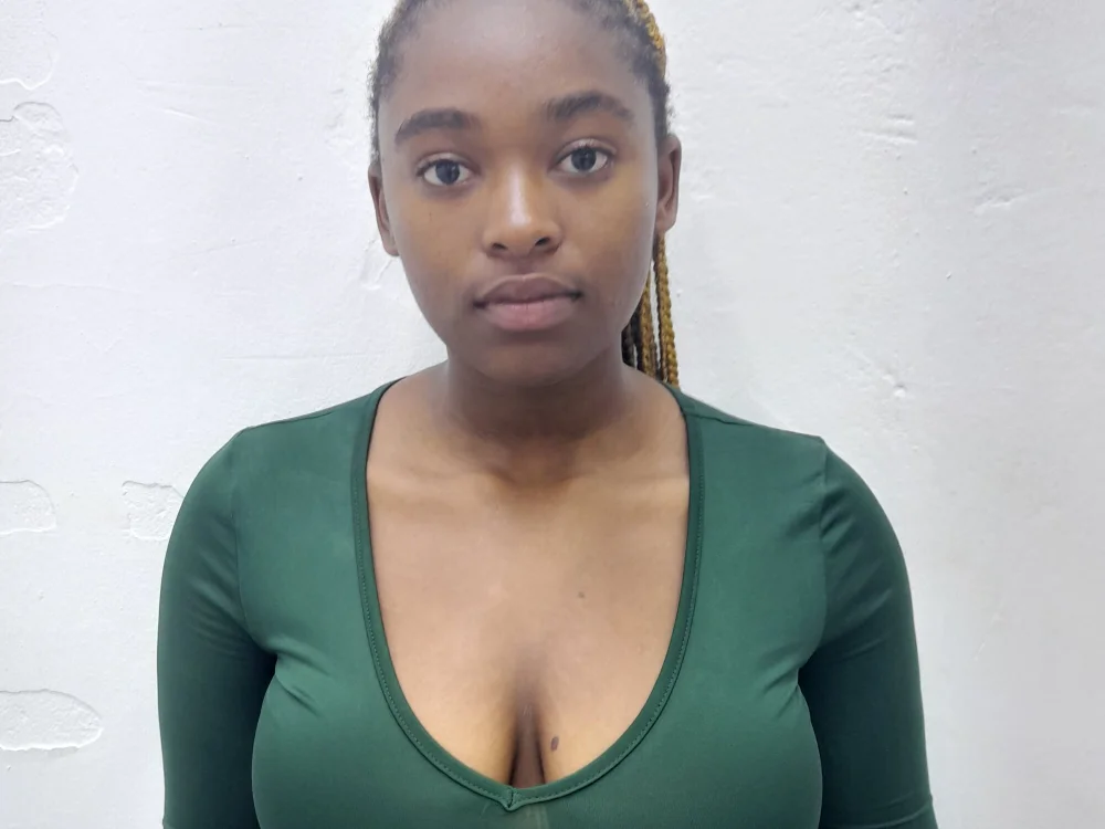 SEXYCHIKAxx offline chatrum
