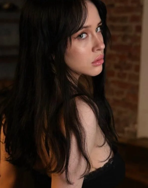 Chat +18 off-line de AngelinaExWife_