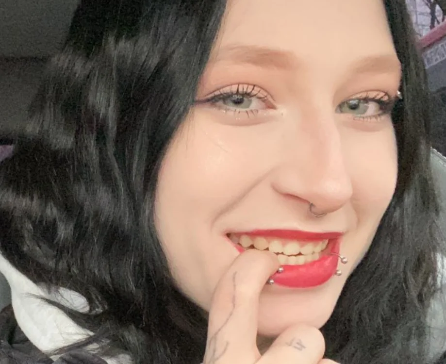 Missmeew's Offline XXX Chat
