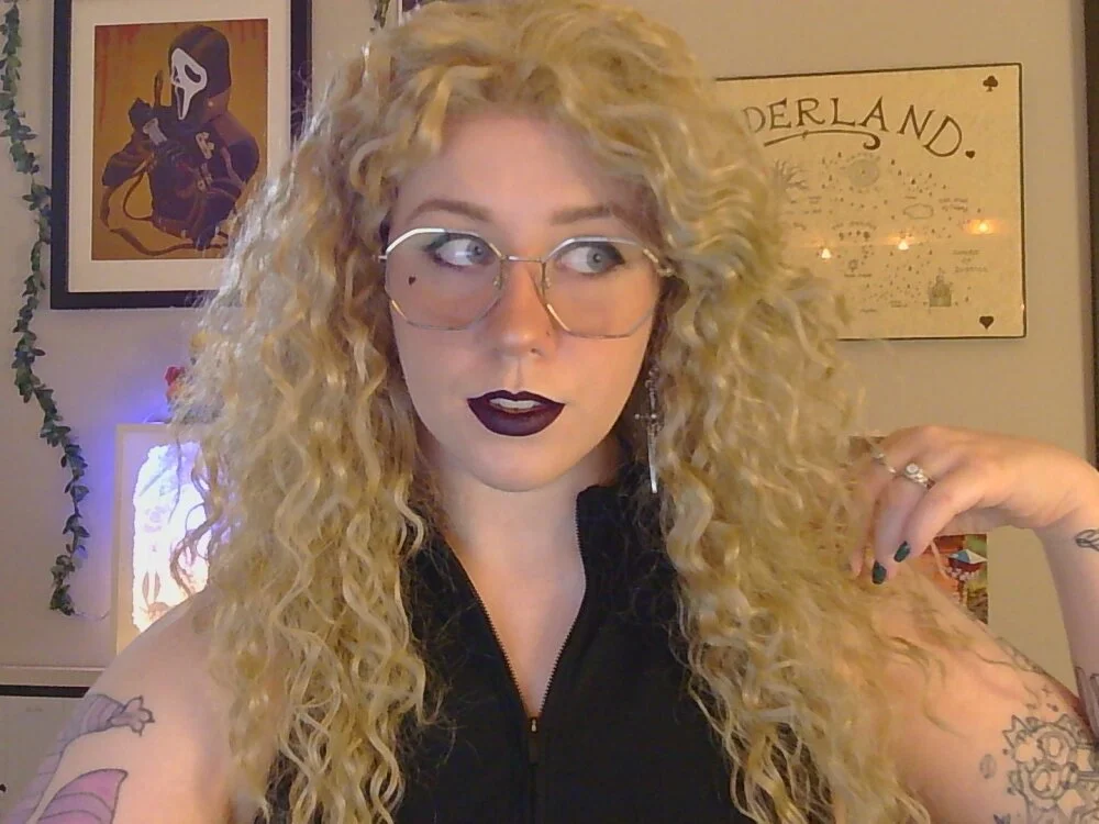 kvoidcake: офлайн-секс-чат