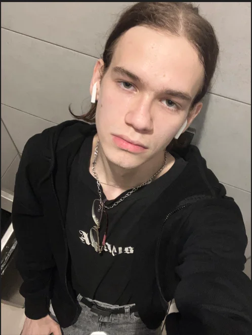 cherrypicking18's Offline Chat Room