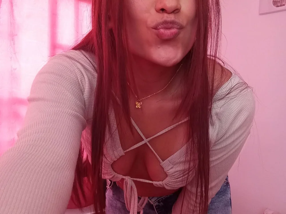 SaraEchevarria's Offline XXX Chat
