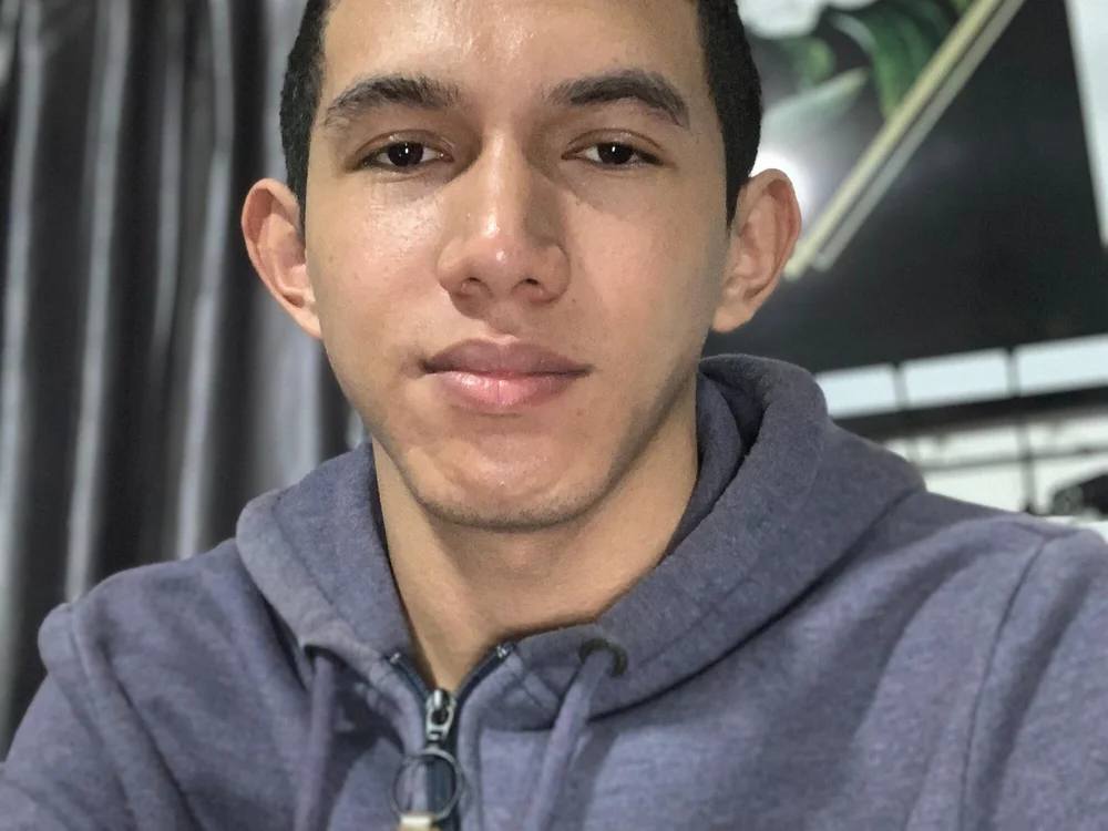 noah_89m Offline XXX Chat