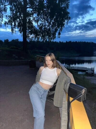 LorettaCarleton's Offline XXX Chat