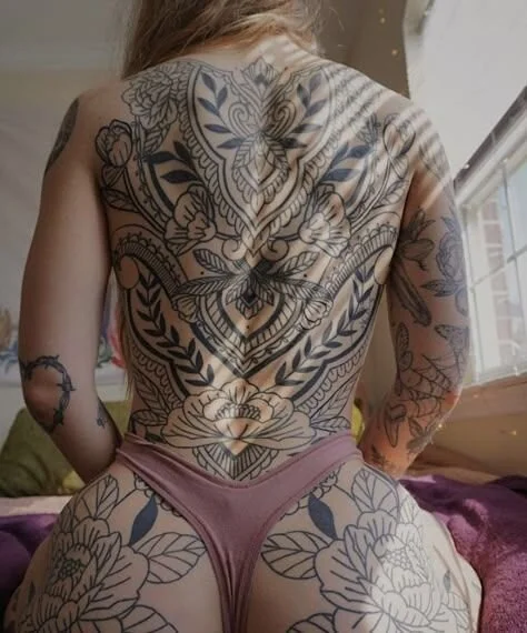 milfnextdoor36: офлайн-секс-чат