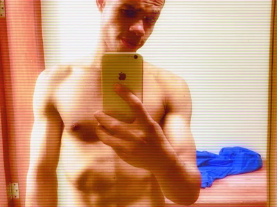 ItsMoiseXxx_777 Male Brunette Cam Sex