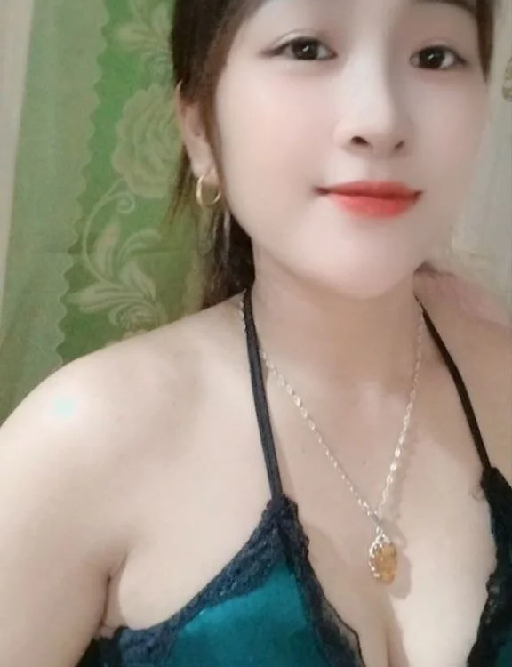 Chat XXX offline de Ella_lee18