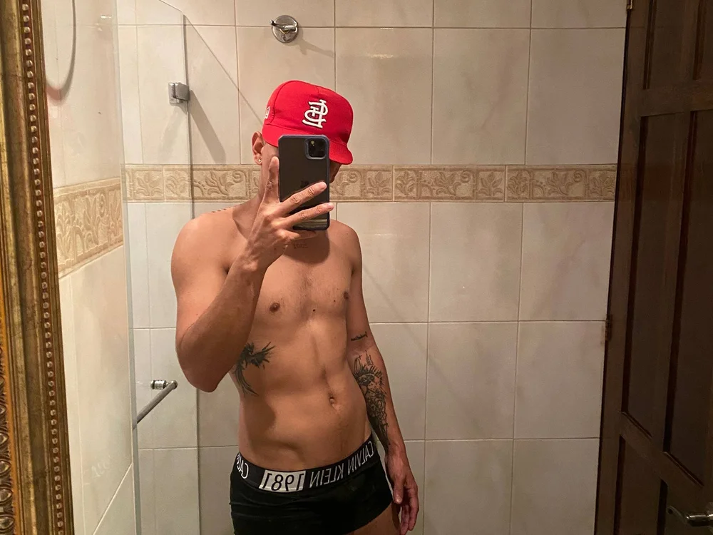 Littlemikei Adlı Modelin Çevrimdışı Sohbet Odası